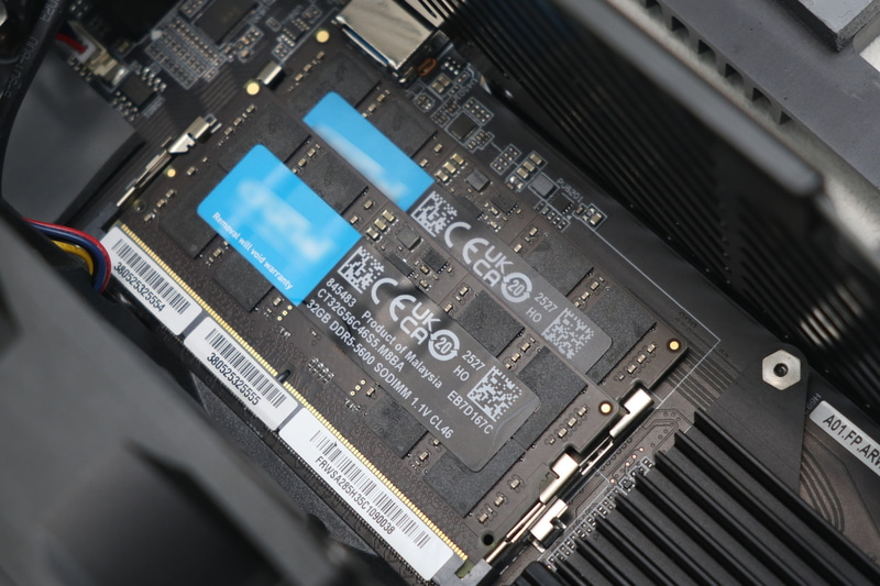 特にエージェント型AIを使うとブラウザだけでも使うタブ数が膨大に。メインメモリは16GB以上欲しい