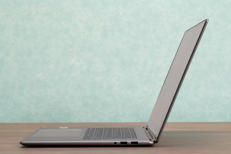 薄型で最薄部は13.9mm