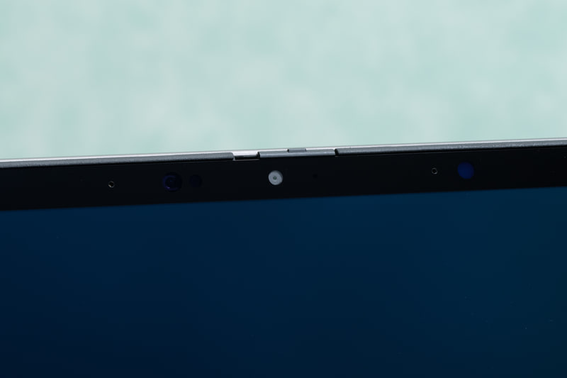 Webカメラはプライバシーシャッター付き