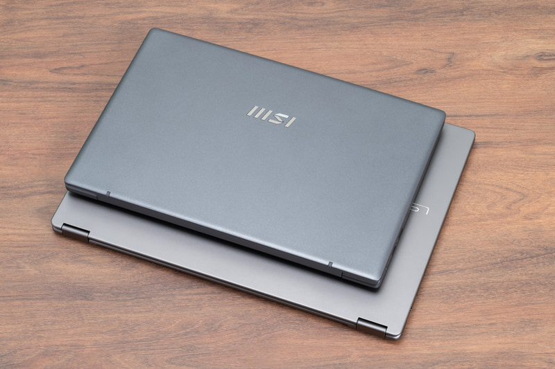 縦横サイズこそ大きいが、実は持ち運びもしやすいPrestige 16 Flip