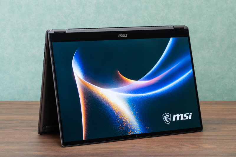 キーボードは360度開いてタブレットとして使用可能