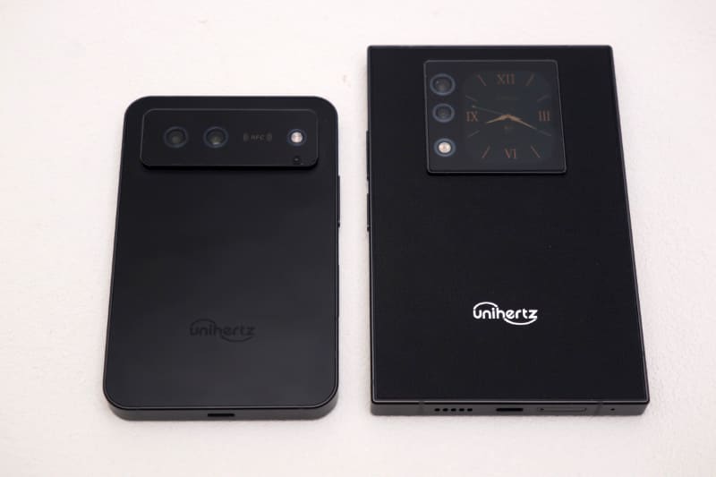 Titan 2(右)との比較