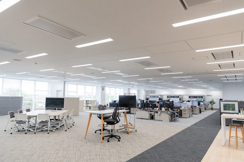 空間が広く使われていて、光をふんだんに取り入れた開放感を感じさせる作りだ
