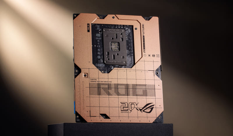 どこか初代ROG Crosshairの面影がある