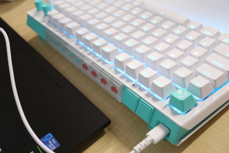 本体背面