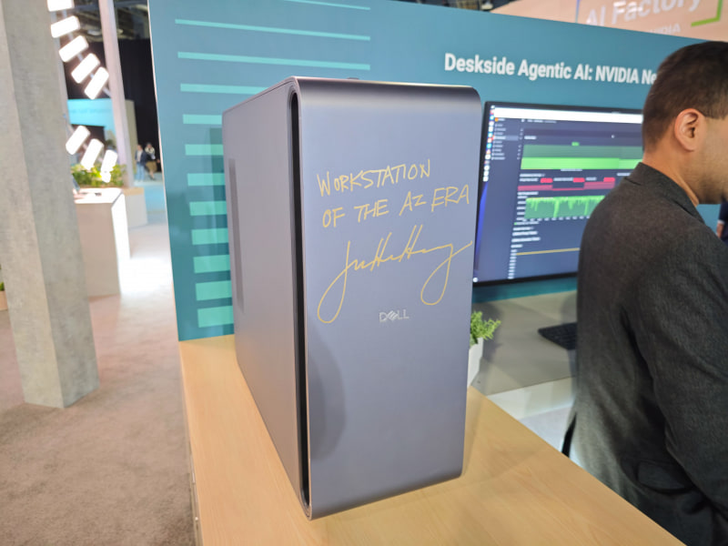 Dell Pro Max with GB300、NVIDIA ジェンスン・フアンCEOのサイン入り、こうしたワークステーションで開発してクラウドやオンプレミスのサーバーに展開する