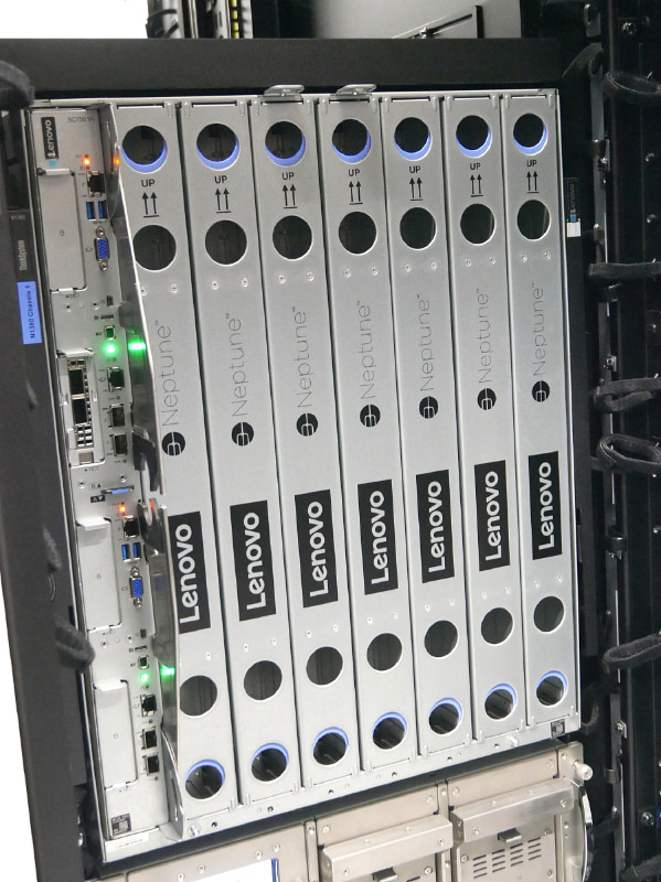 ThinkSystem SC750 V4 Neptune