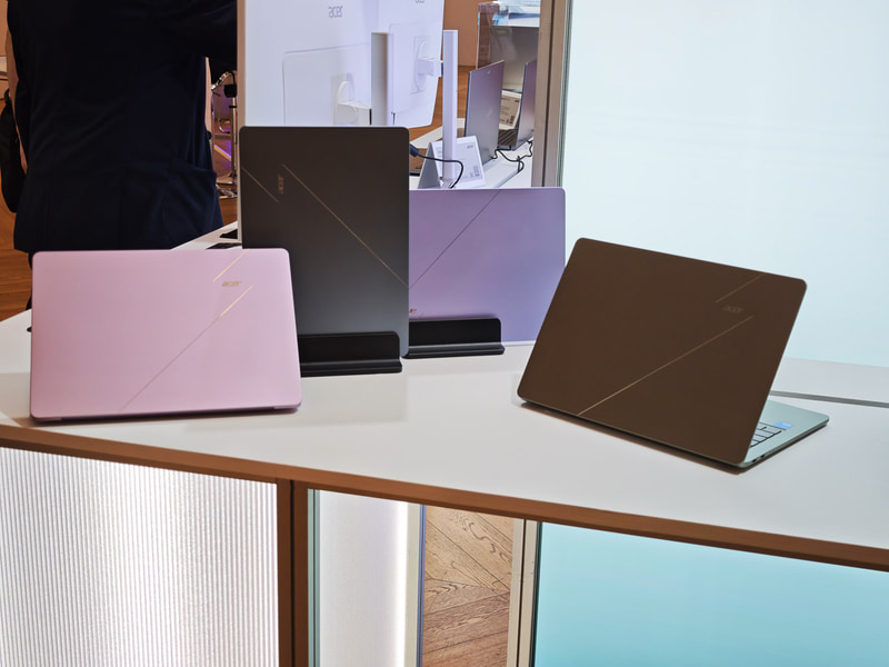 Swift Air 14、セージグリーン、フロストブルー、ブロッサムピンク、リリアックパープルという4色展開