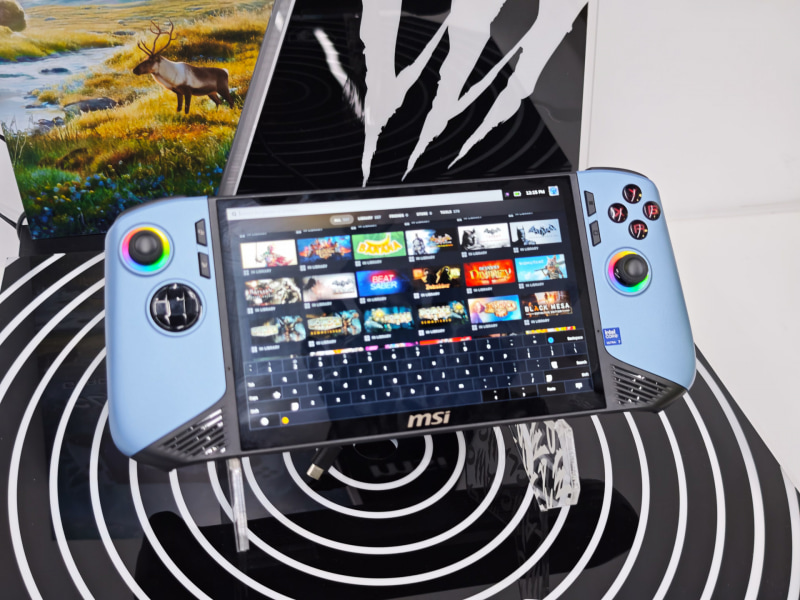 LNL搭載のClaw 8 AI+の新色Glacier Blue Edition