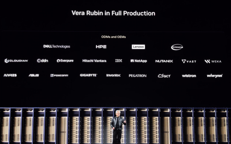 Vera Rubinの量産開始を発表するNVIDIA CEOジェンスン・フアン氏