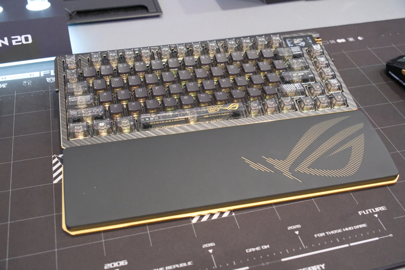 ROG AZOTH EXTREME EDITION 20