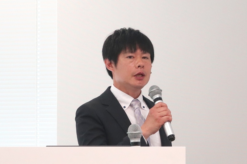 染葉英夫氏