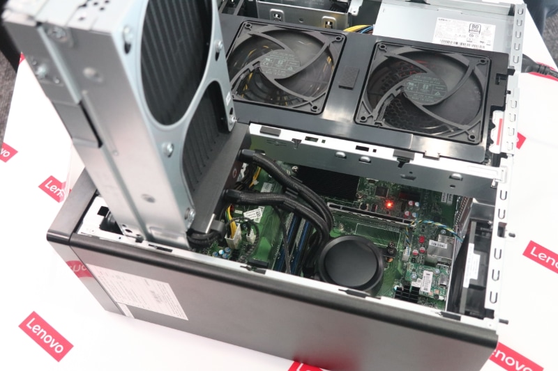 ThinkStation P4の水冷ラジエータ