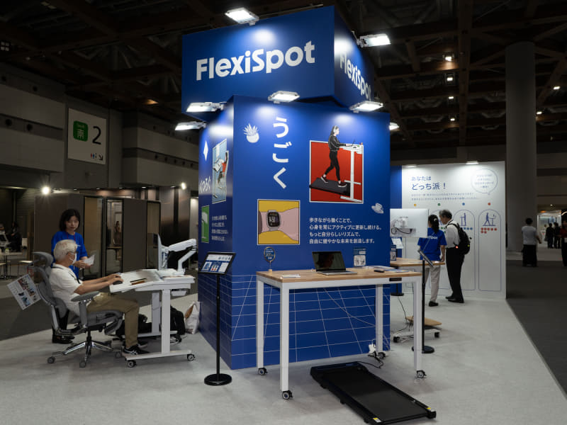 FlexiSpotの展示ブース