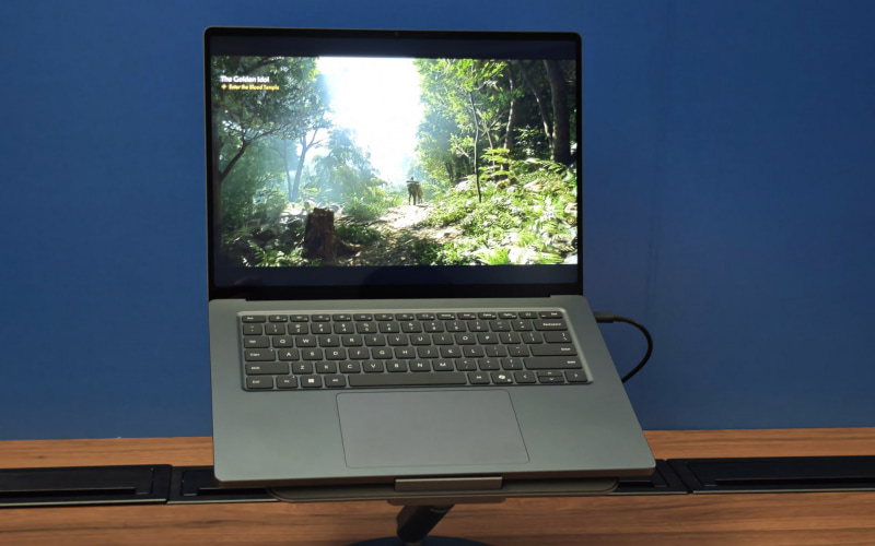 今回のCOMPUTEXで唯一電源が入った状態で公開されていたのはSurface RTX Ultra、ほかのOEMメーカーの製品は静的展示のみだった