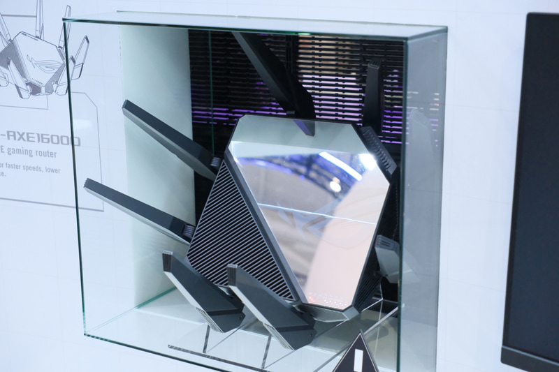 ROG RAPTURE GT-AXE16000