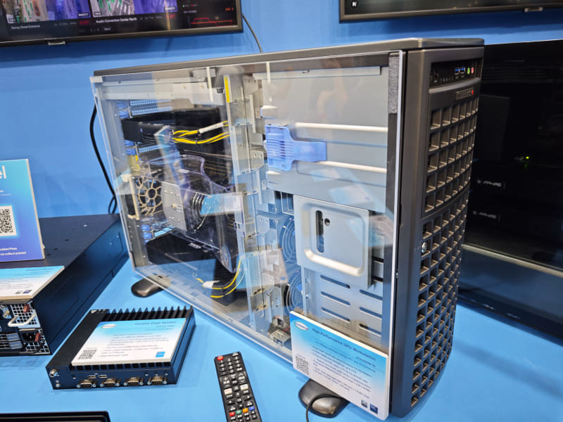 Xeon 600搭載ワークステーション(SYS-542AW-TR)