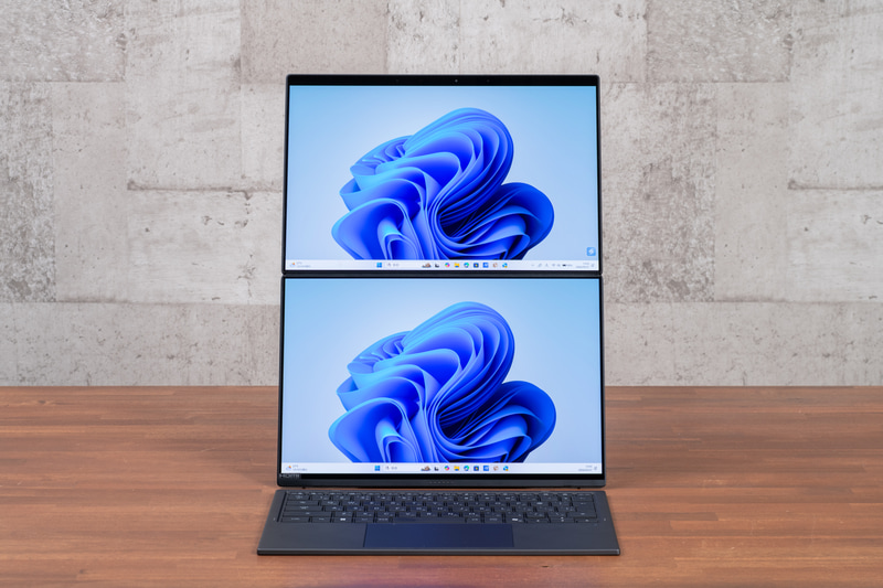 ASUS Zenbook DUOは歴史ある2画面ノート