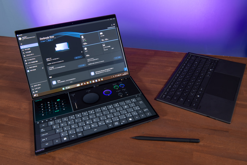 ASUS Zenbook DUO UX8407AA。ASUS Storeでの直販価格は49万9,800円