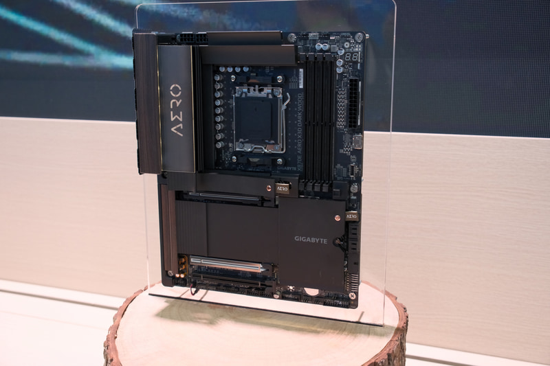 X870E AERO X3D DARK WOOD