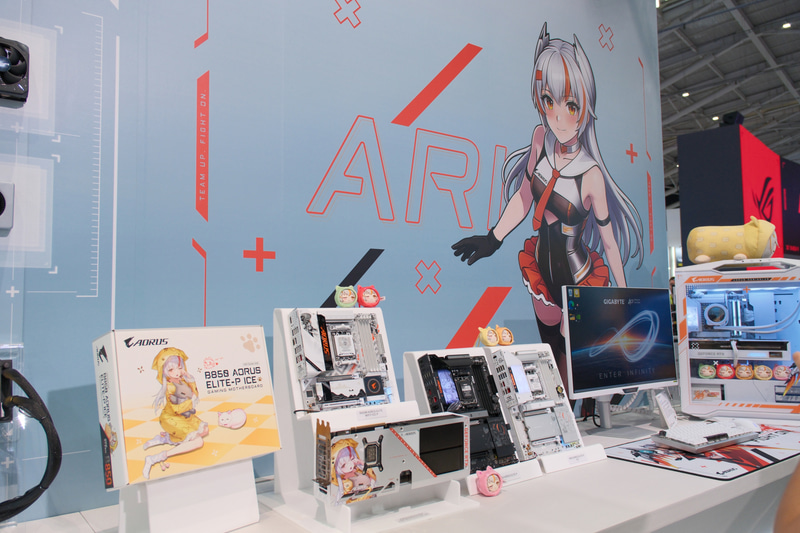 オリジナルキャラARIデザインのPCパーツも