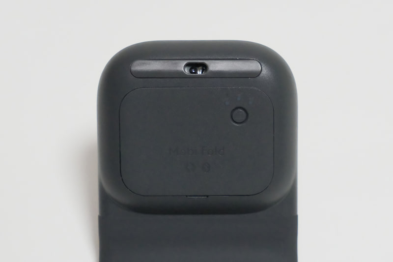 クリックボタン側の裏面にはソールとセンサー、バッテリ、Easy-Switch用ボタンを搭載