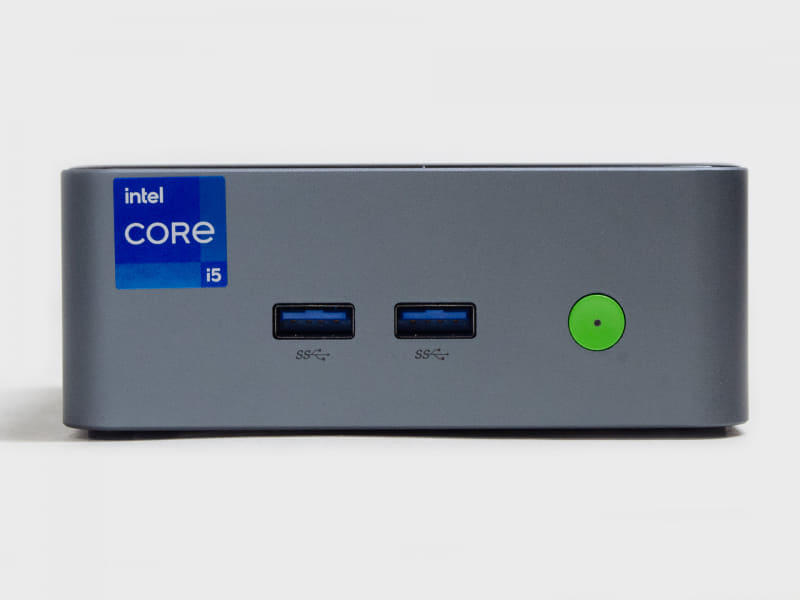 前面。USB 3.2 Gen 2 2基、電源ボタン
