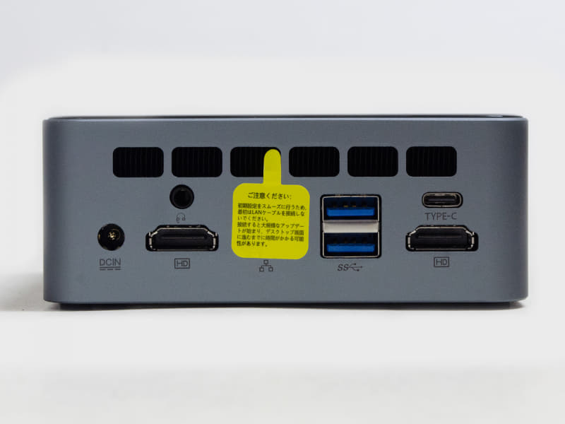 背面。電源入力、音声入出力、HDMI 2.0、2.5Gigabit Ethernet、USB 3.2 Gen 2、USB 3.2 Gen 1 Type-C、HDMI 2.0