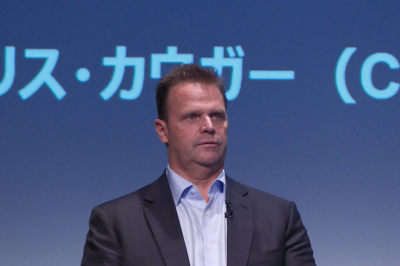クリス・カウガー氏