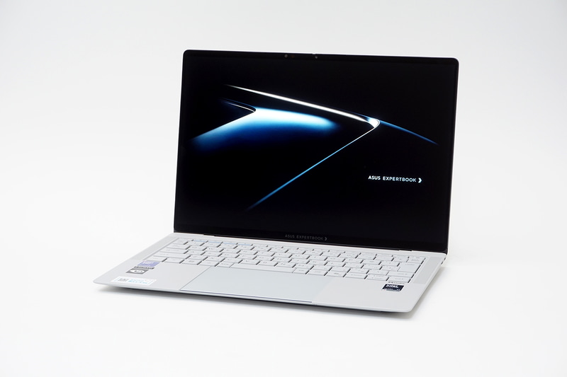 14型ビジネスノートPCの「ASUS ExpertBook Ultra」(型番はB9406CAA-TH1027X)。価格は49万9,800円