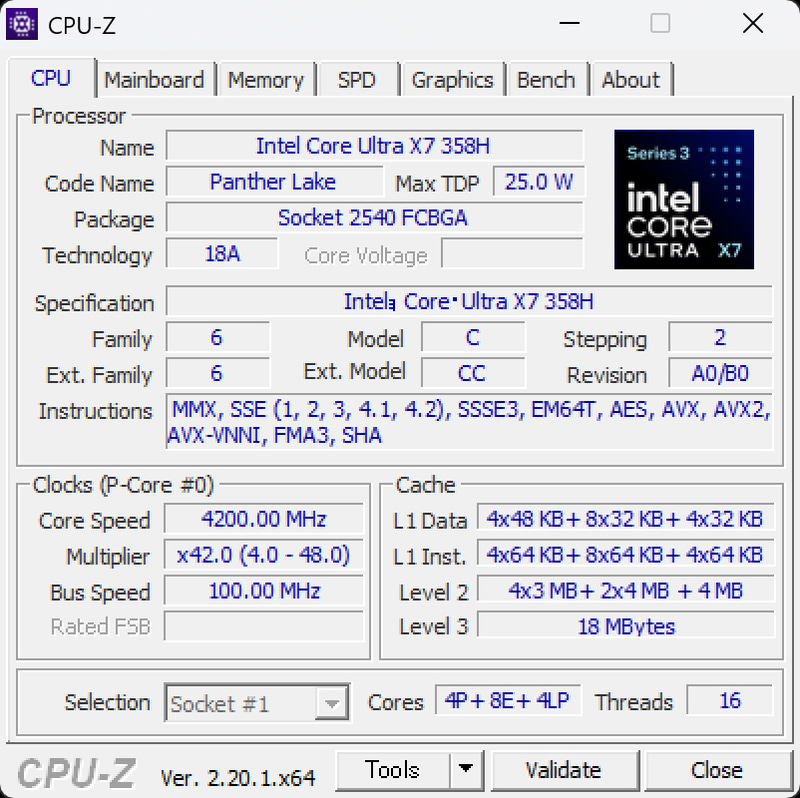 CPUはCore Ultra X7 358H。4P+8E+4LPの16コア構成だ