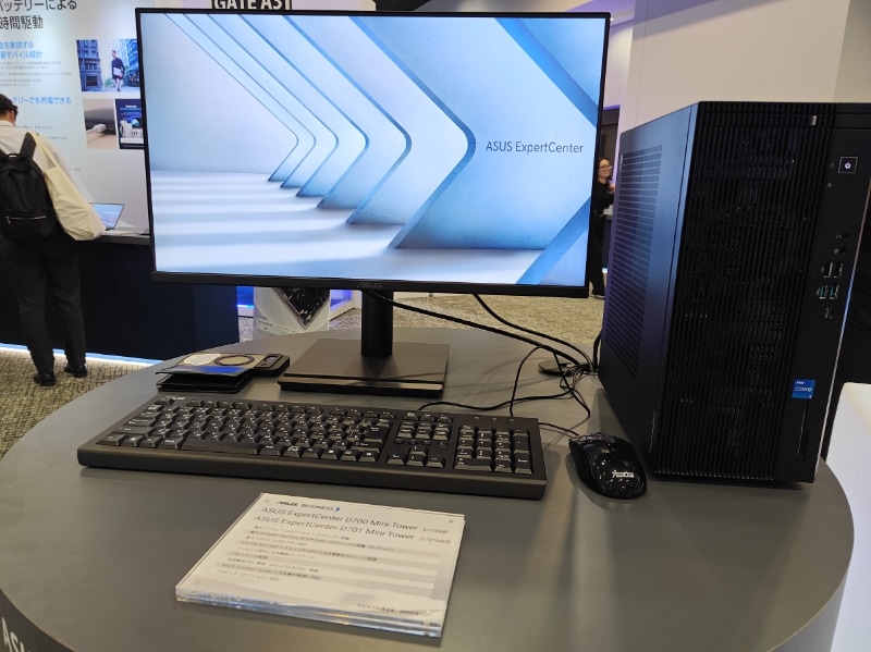 会場のほかの展示。独自設計の空冷/水冷ハイブリッドVera Rubinのサーバーや、RTX Spark搭載のProArt MiniPCなども展示されていた