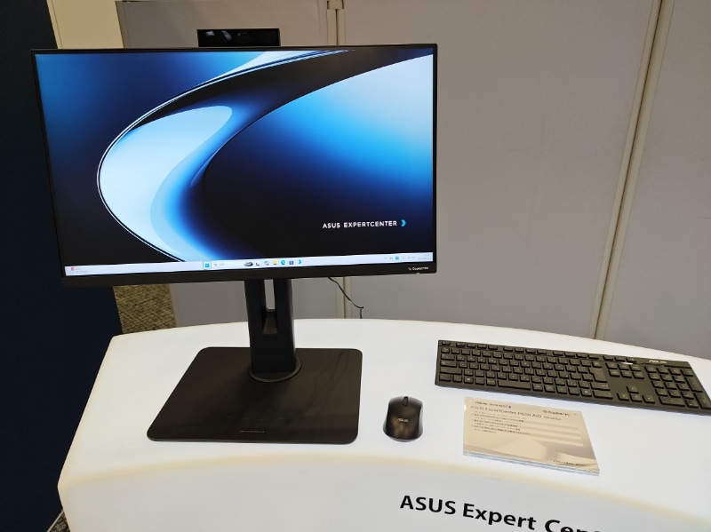 会場のほかの展示。独自設計の空冷/水冷ハイブリッドVera Rubinのサーバーや、RTX Spark搭載のProArt MiniPCなども展示されていた