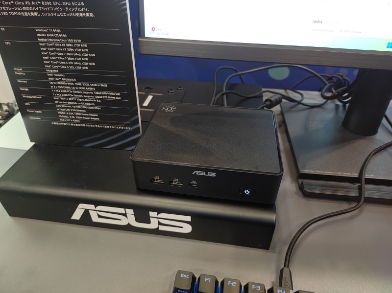 会場のほかの展示。独自設計の空冷/水冷ハイブリッドVera Rubinのサーバーや、RTX Spark搭載のProArt MiniPCなども展示されていた