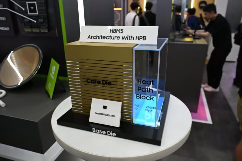 なんて書いたら親切な同業者がHPBの写真を送ってくれたので、ご紹介する