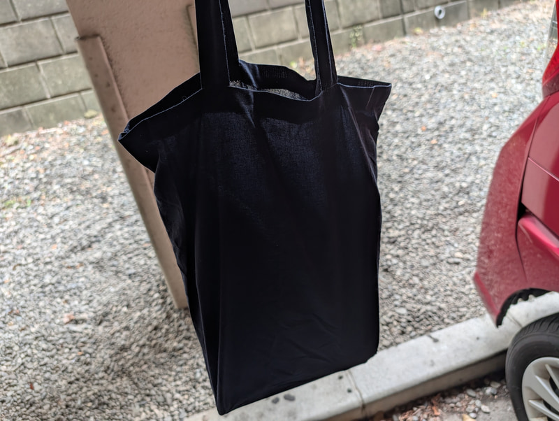 本体が軽い上に堅牢なのでエコバッグに入れて気楽に持ち運べる