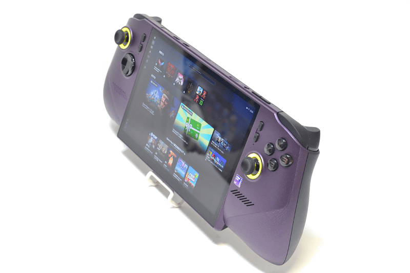 ディスプレイは1,920×1,200ドットで、縦にはみ出したような外見が特徴的
