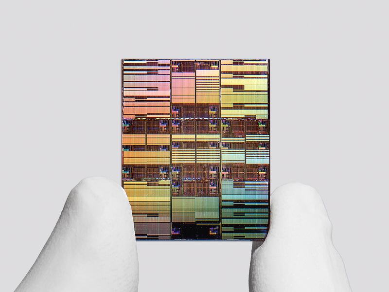 IBMが公開した0.7nm(7A)ノードの試作チップ(写真提供: IBM)