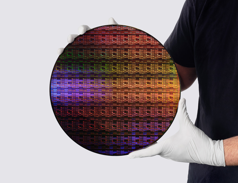 0.7nm(7A)のウェハ(写真提供: IBM)