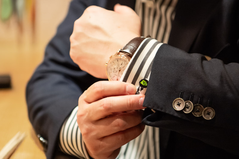 この日大崎氏は、NVIDIAのカフスボタンを身につけていた