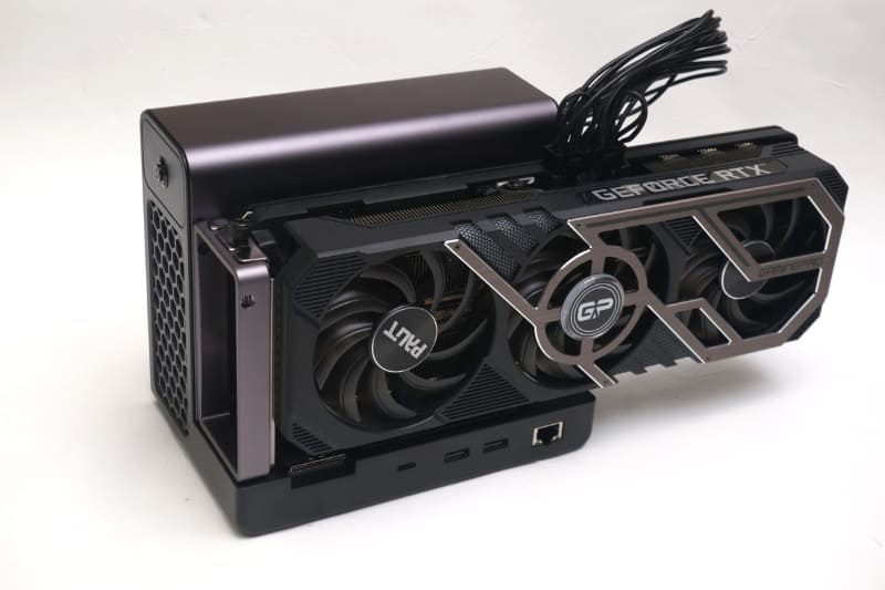 ビデオカード(PalitのGeForce RTX 3070 Ti GamingPro OC)を接続してみたところ