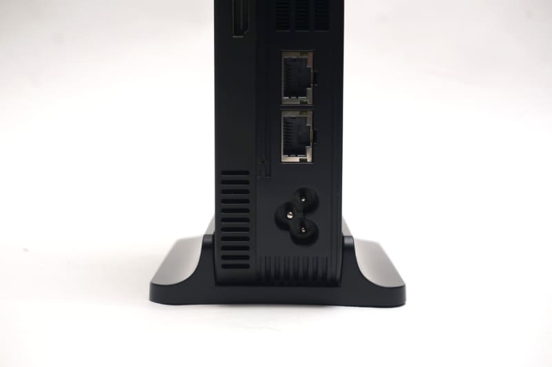 本体に電源ケーブル直結