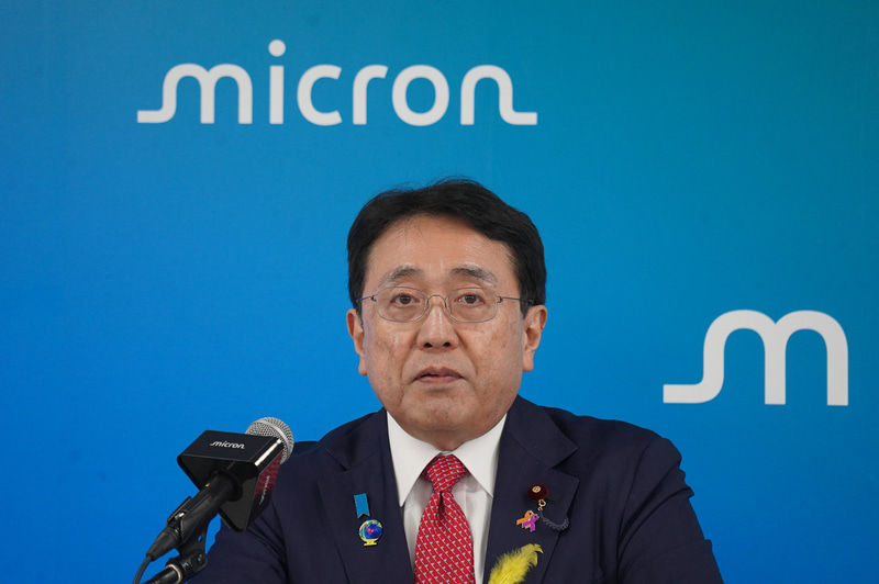 赤澤亮正経済産業大臣