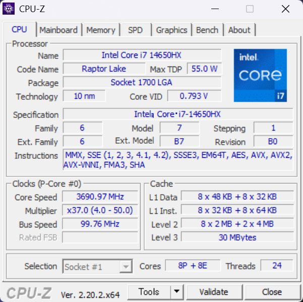 CPUはCore i7-14650HXで、Pコア8基、Eコア8基で合計16コア24スレッド構成とゲームプレイには十分な仕様だ