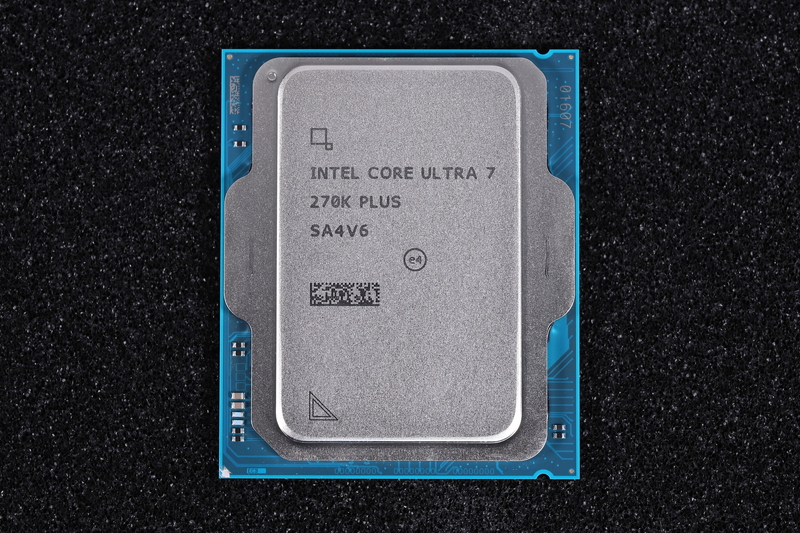 Intelの8Pコア+16Eコア/24スレッドCPU「Core Ultra 7 270K Plus」