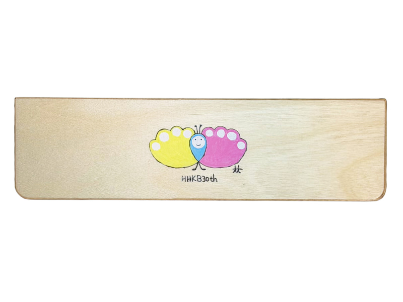 「キーをたたく手」をモチーフにしたオリジナルキャラクター