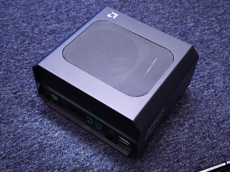 Kria AI Robotics Developer Platformの実機