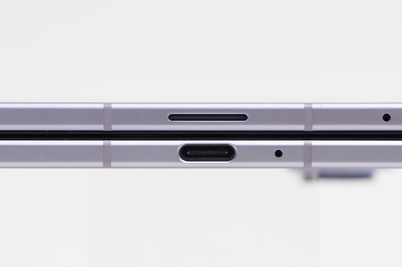 Z Fold8も下部側面にUSB 3.2 Gen 1 Type-Cを配置
