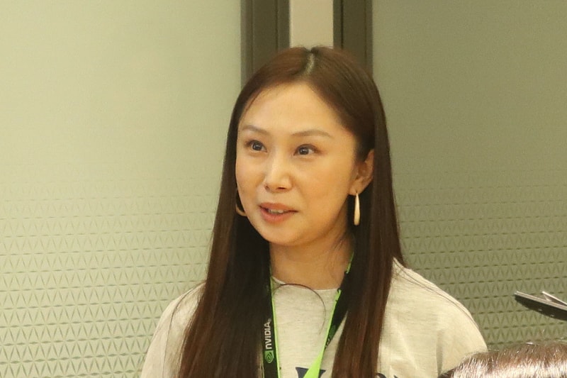 岳 玉玲氏