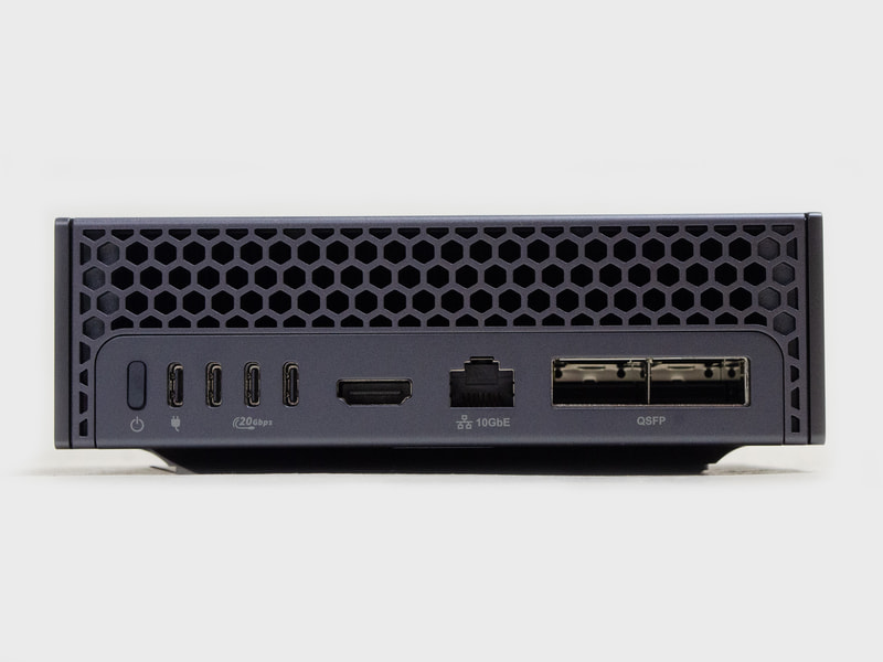 本体背面。電源ボタン、USB Type-C電源入力、USB 3.2 Gen 2x2 3基、HDMI 2.1b、10Gigabit Ethernet、ConnectX-7 Smart NIC 2基 x2